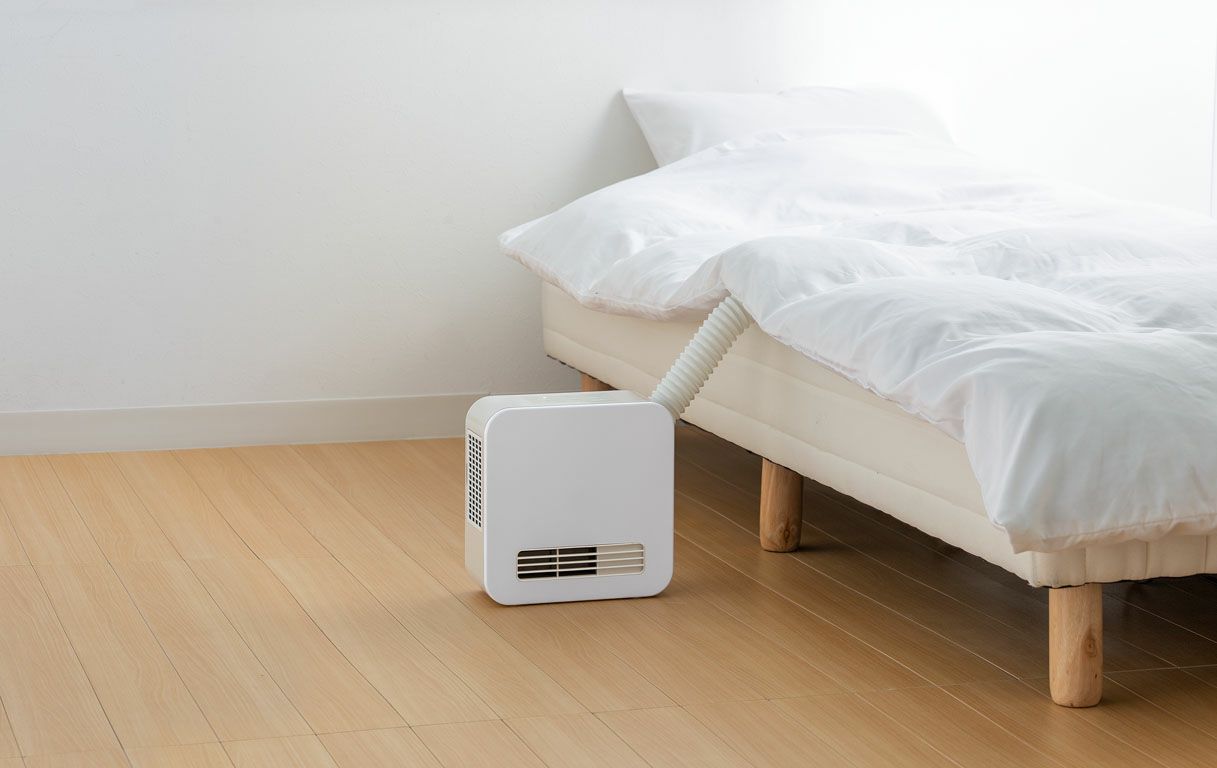 コンパクトなふとん乾燥機＆セラミックヒータ「ドライヒート」衣類・服・靴の乾燥、洗濯物の部屋干しにおすすめ！