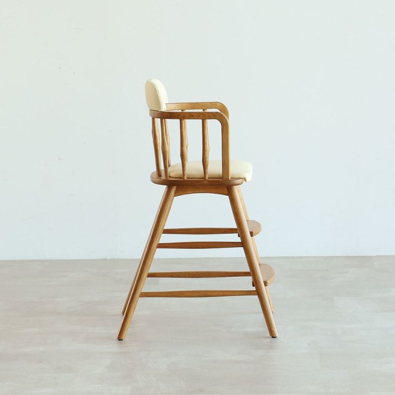 北欧テイストのキッズハイチェア