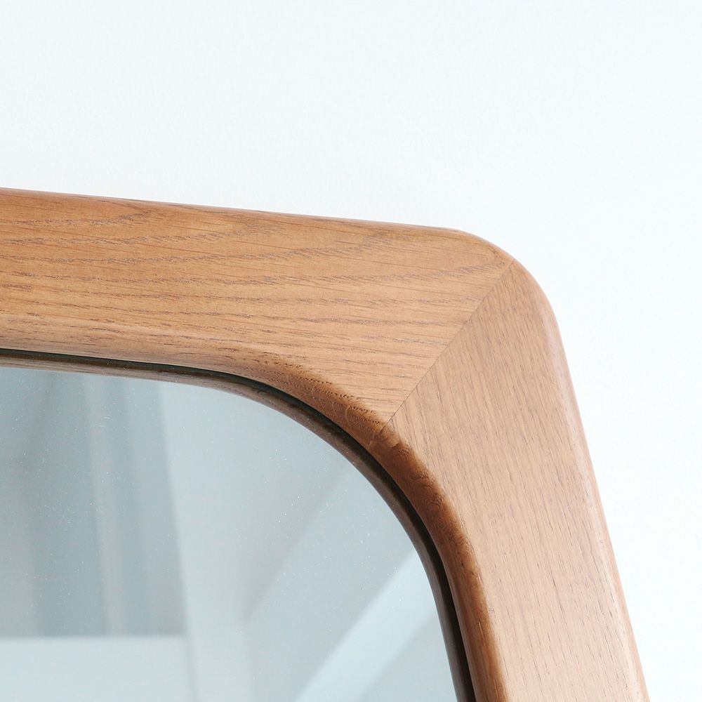 北欧テイストのミラー