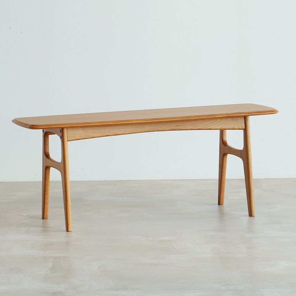 北欧テイストのダイニングベンチ