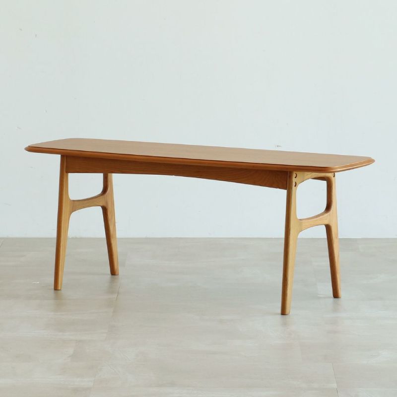 北欧テイストのダイニングベンチ