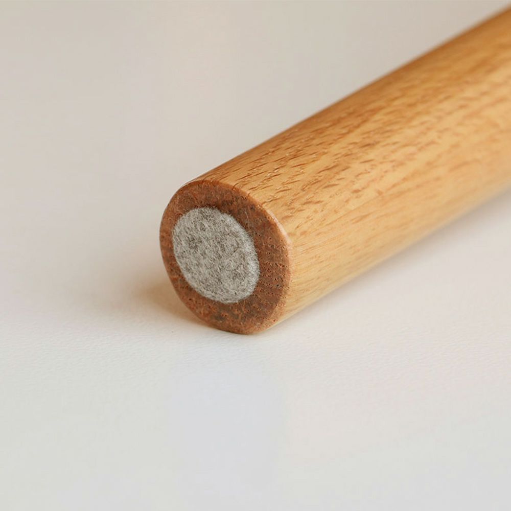 北欧テイストのダイニングテーブル