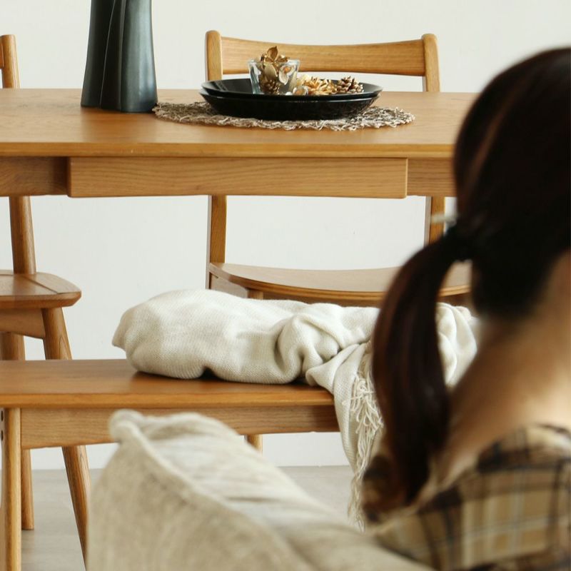 北欧テイストのダイニングテーブル