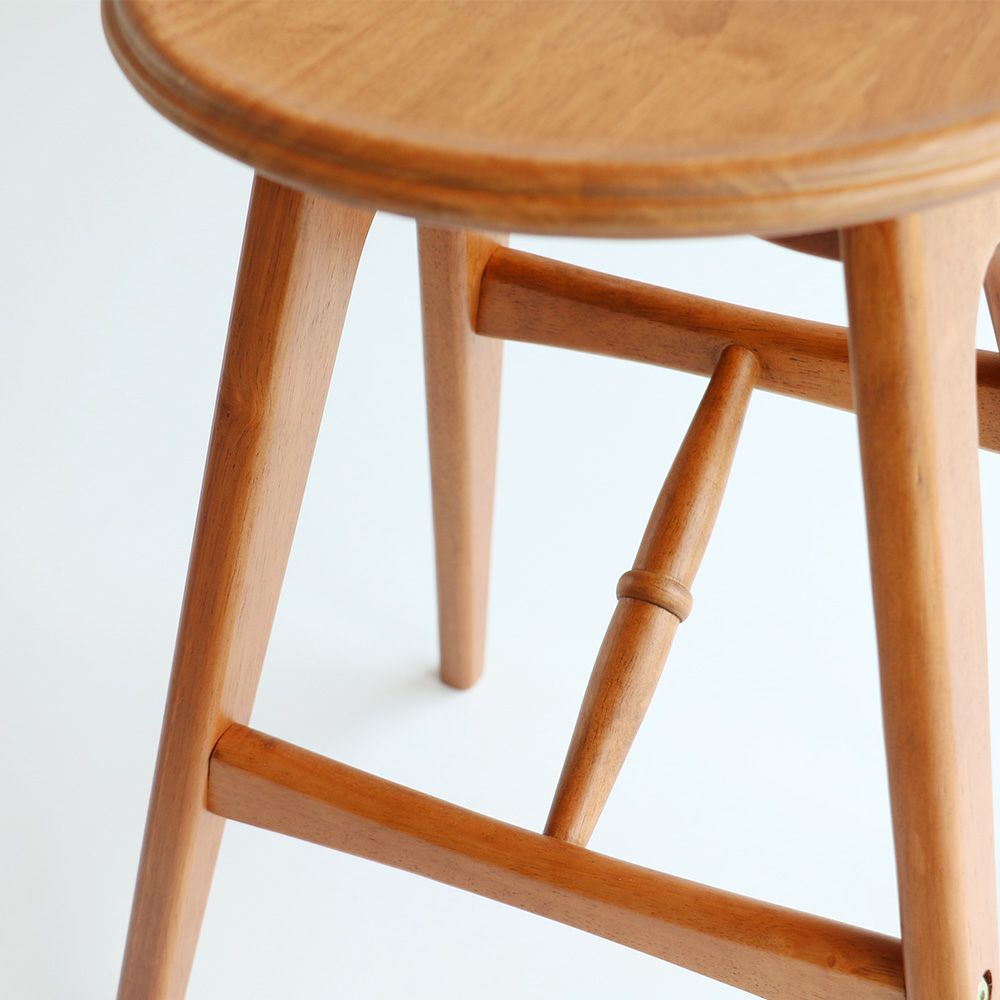 nofu｜OAKER｜stool｜家族の今に寄りそう木のぬくもりの家具ブランド