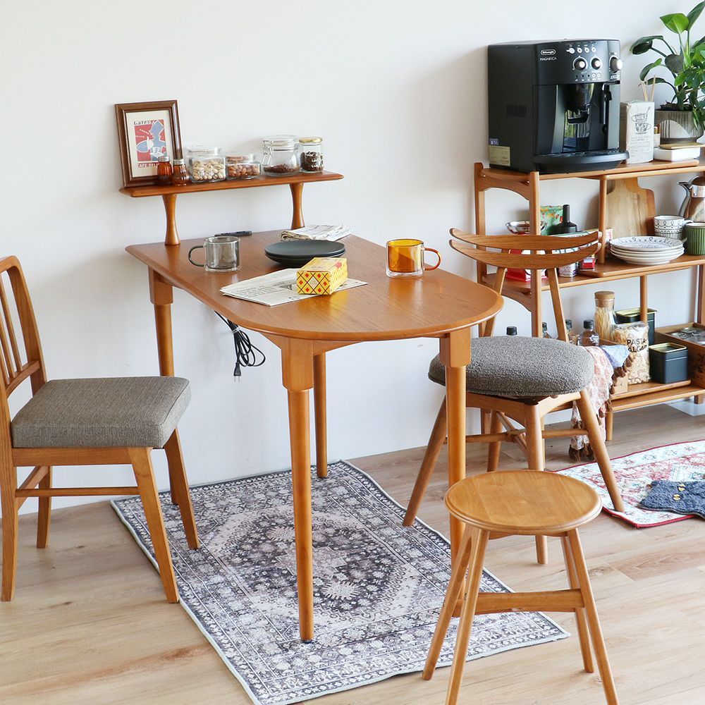 軽量なヴィンテージ風チェア