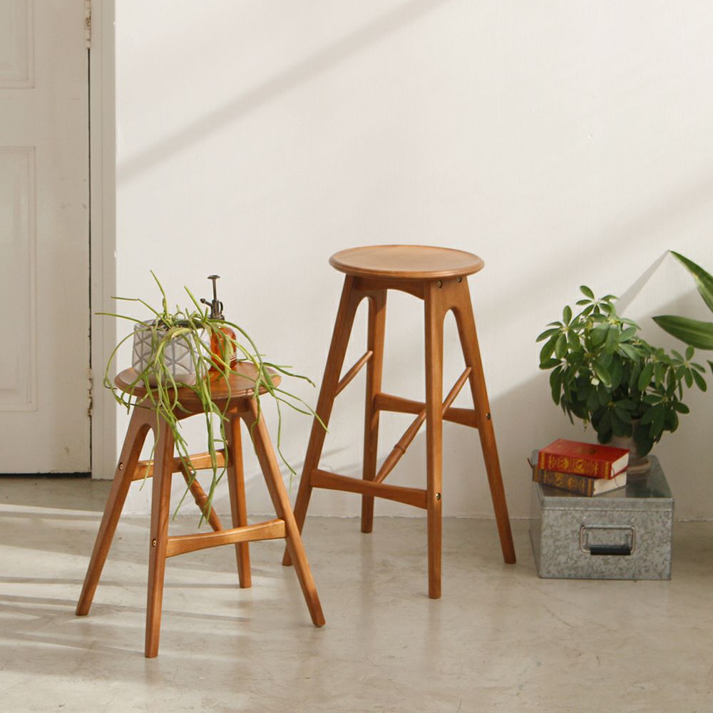 軽量なヴィンテージ風チェア