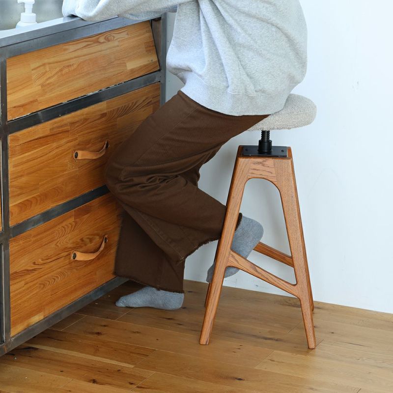 ヴィンテージ風昇降式スツール