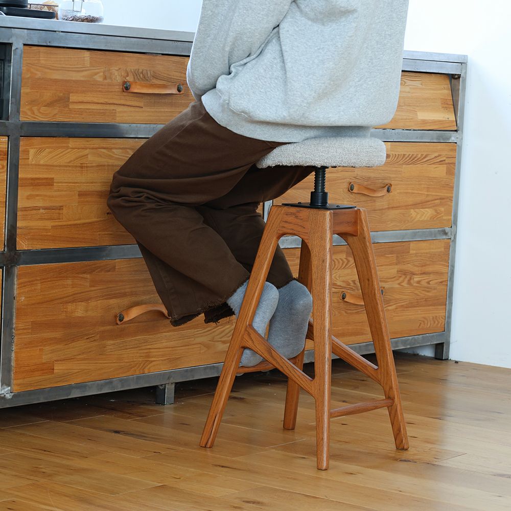 ヴィンテージ風昇降式スツール