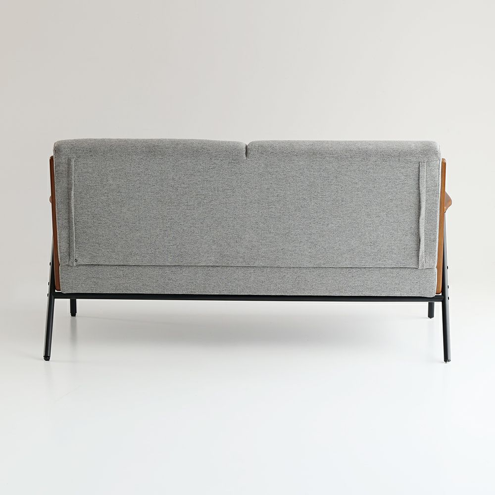スチール脚と木製フレームの2Pソファ