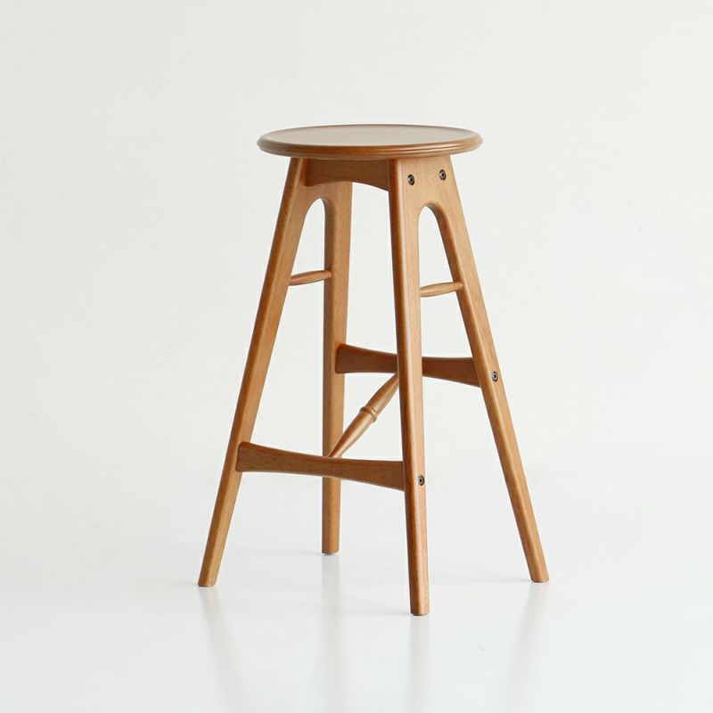 軽量なヴィンテージ風ハイスツール