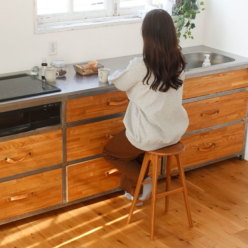 軽量なヴィンテージ風ハイスツール