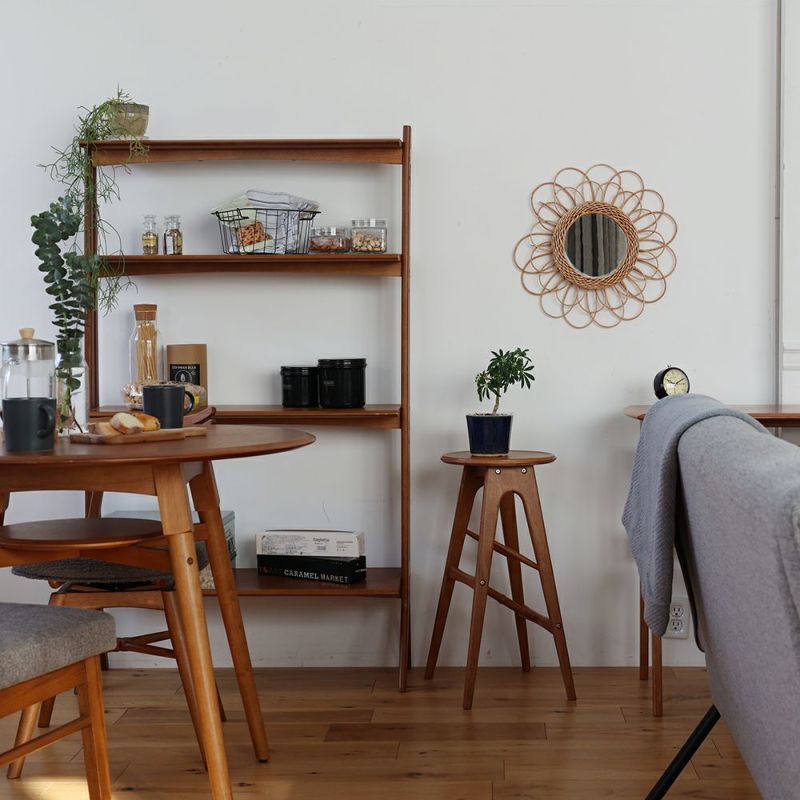 軽量なヴィンテージ風ハイスツール