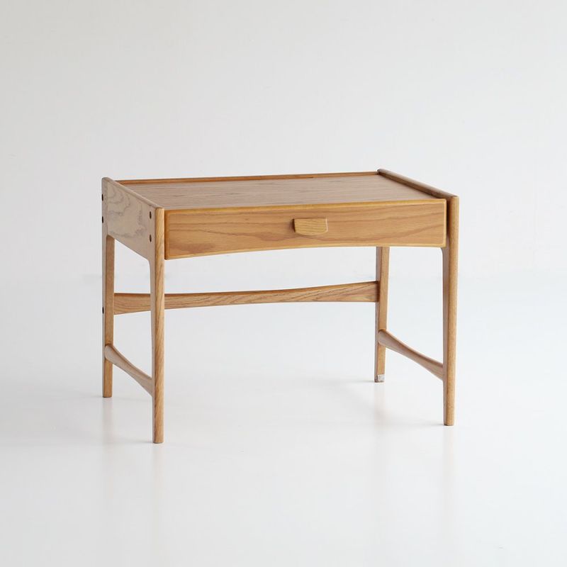 北欧テイストのキッズデスク