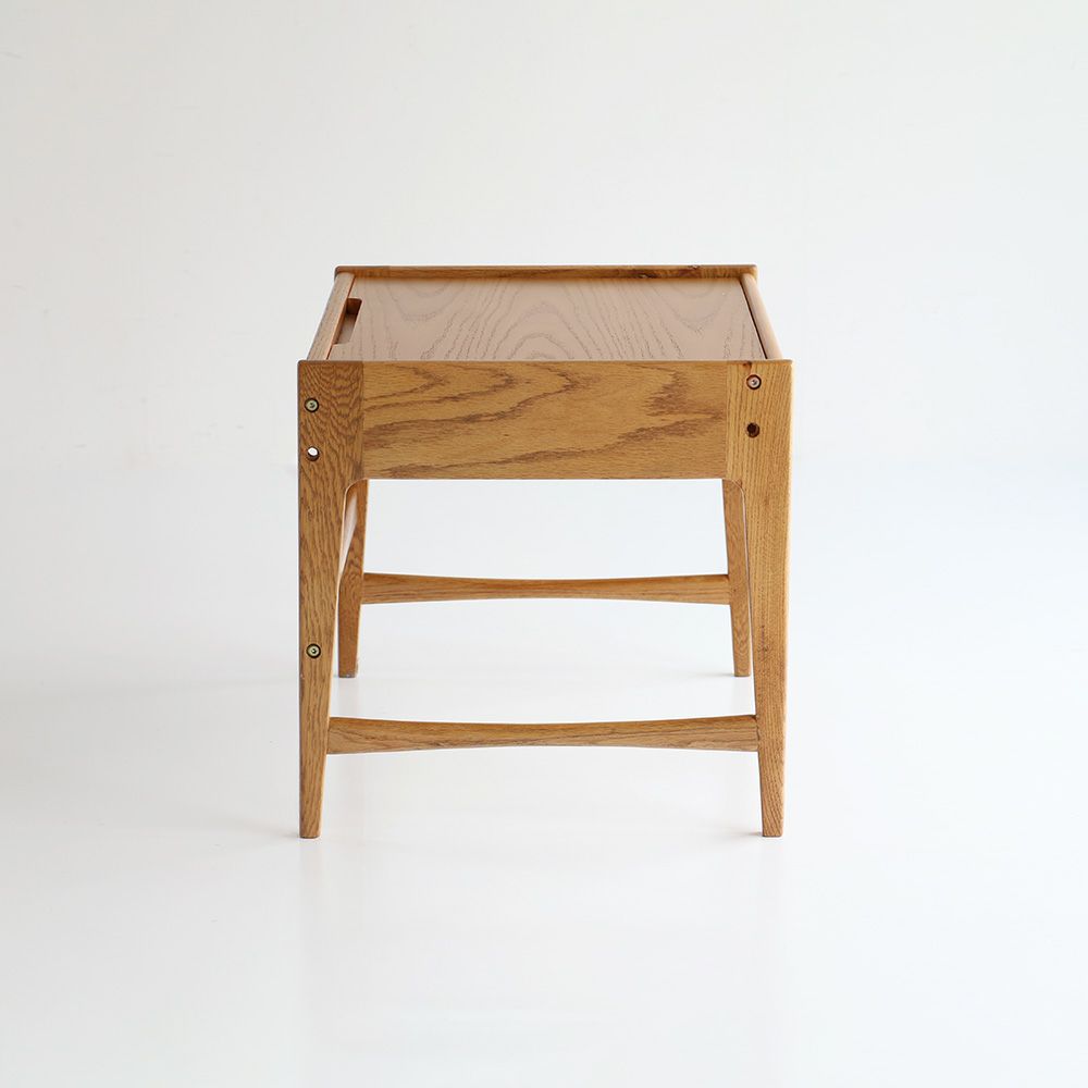 北欧テイストのキッズデスク