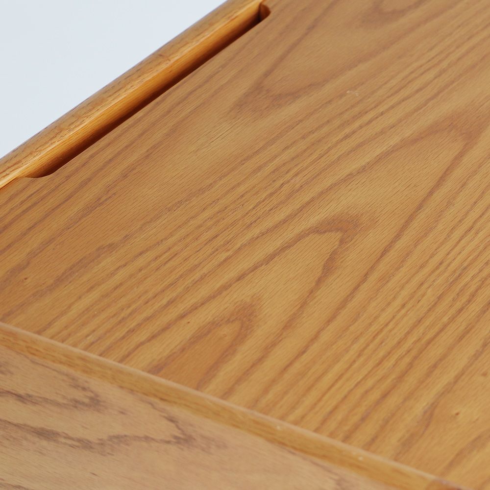 北欧テイストのキッズデスク