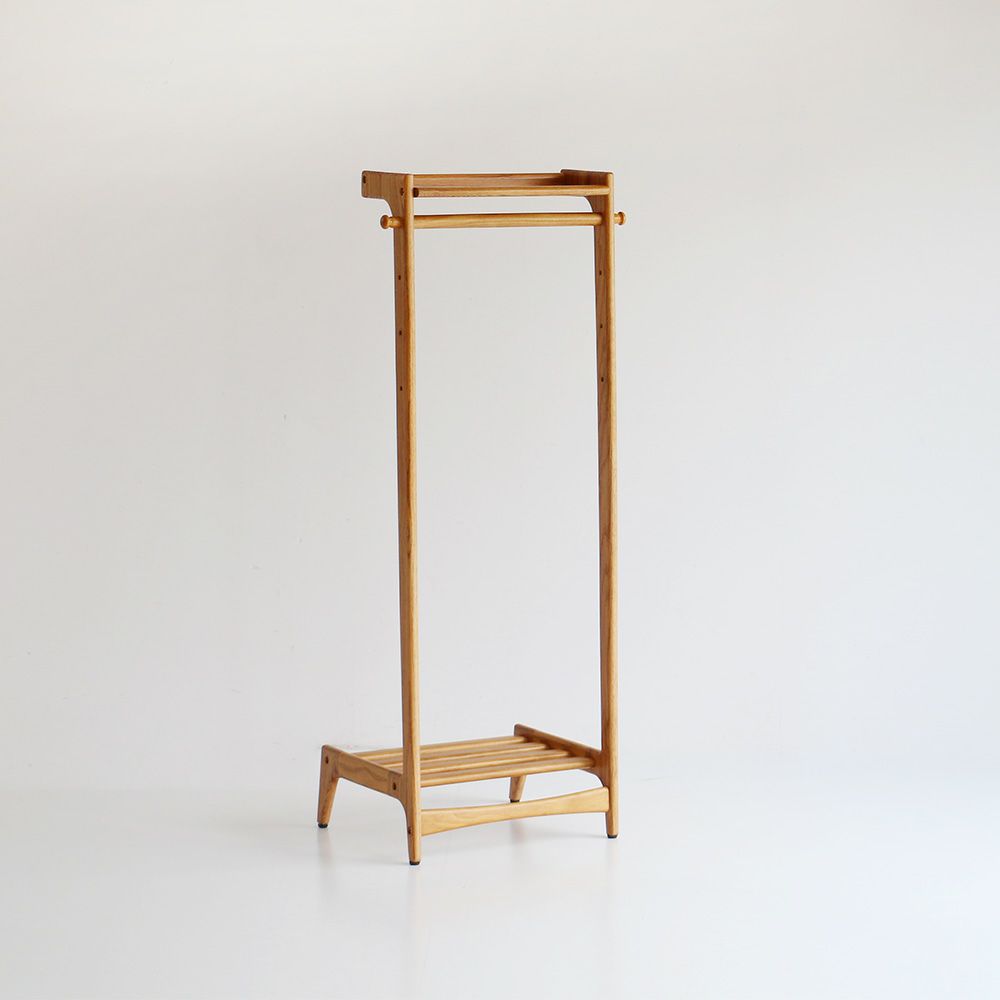 北欧テイストのハンガーラック