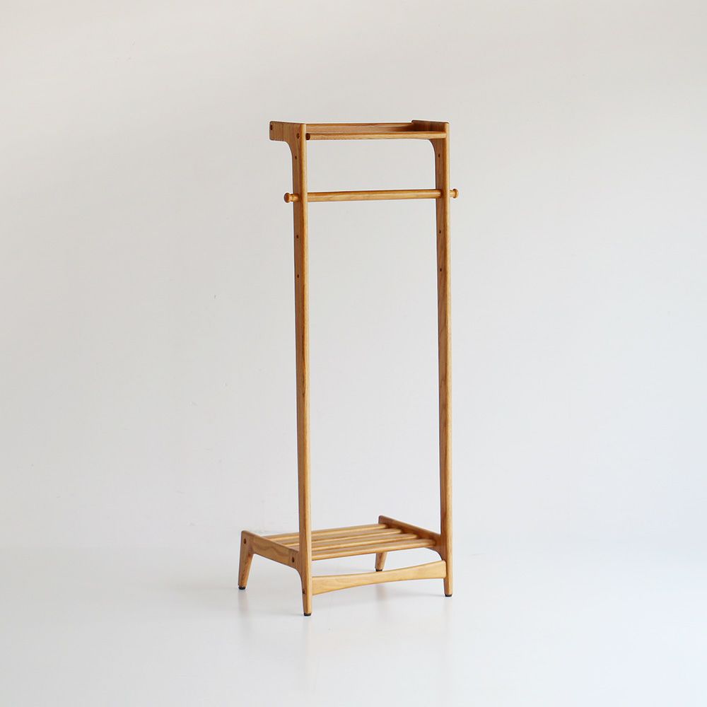 北欧テイストのハンガーラック