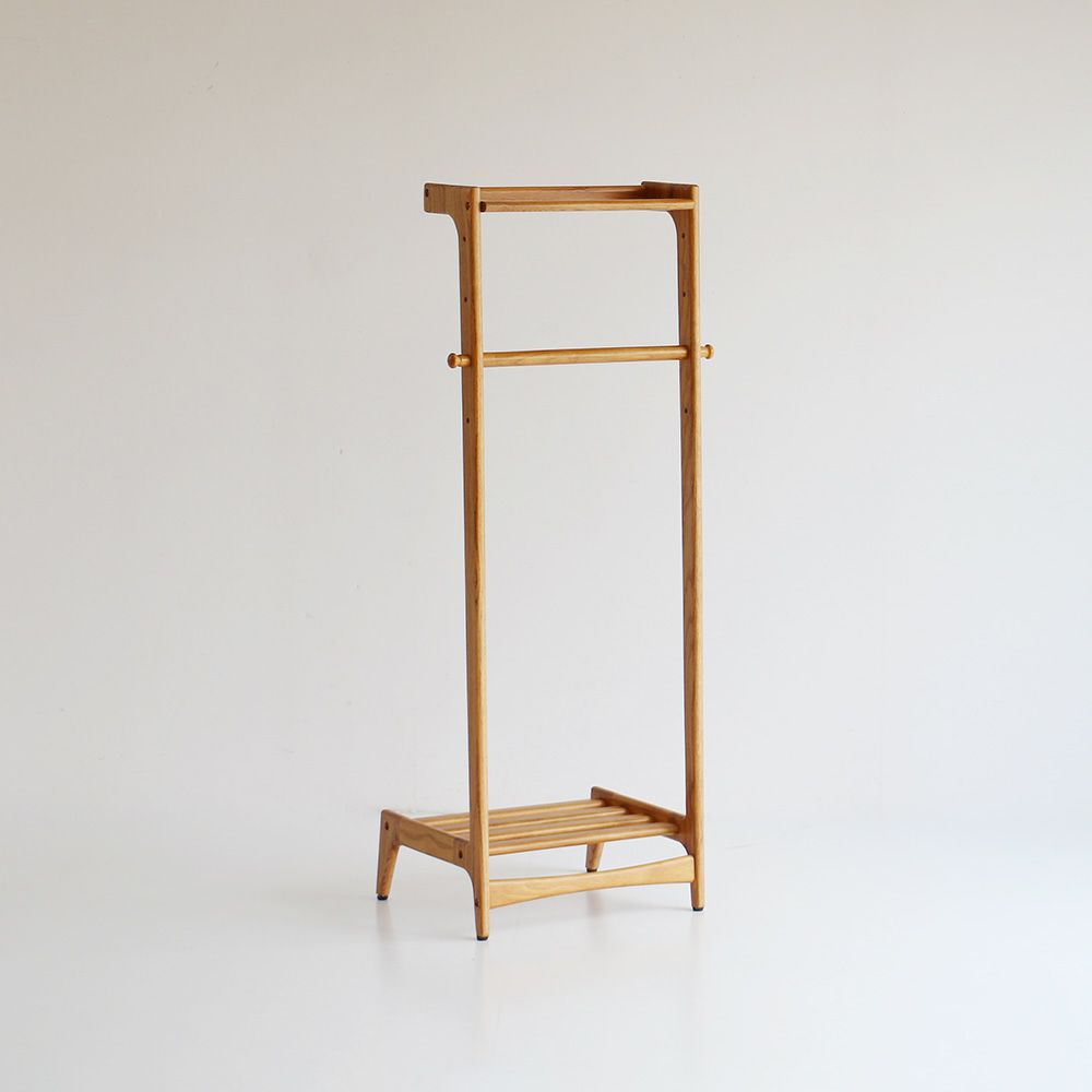 北欧テイストのハンガーラック