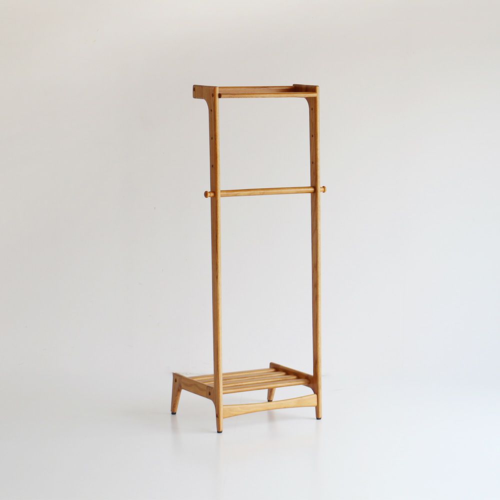 北欧テイストのハンガーラック