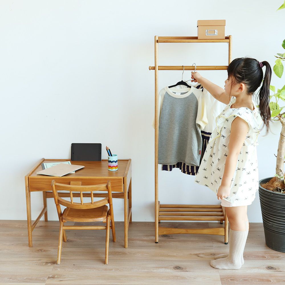 北欧テイストのハンガーラック