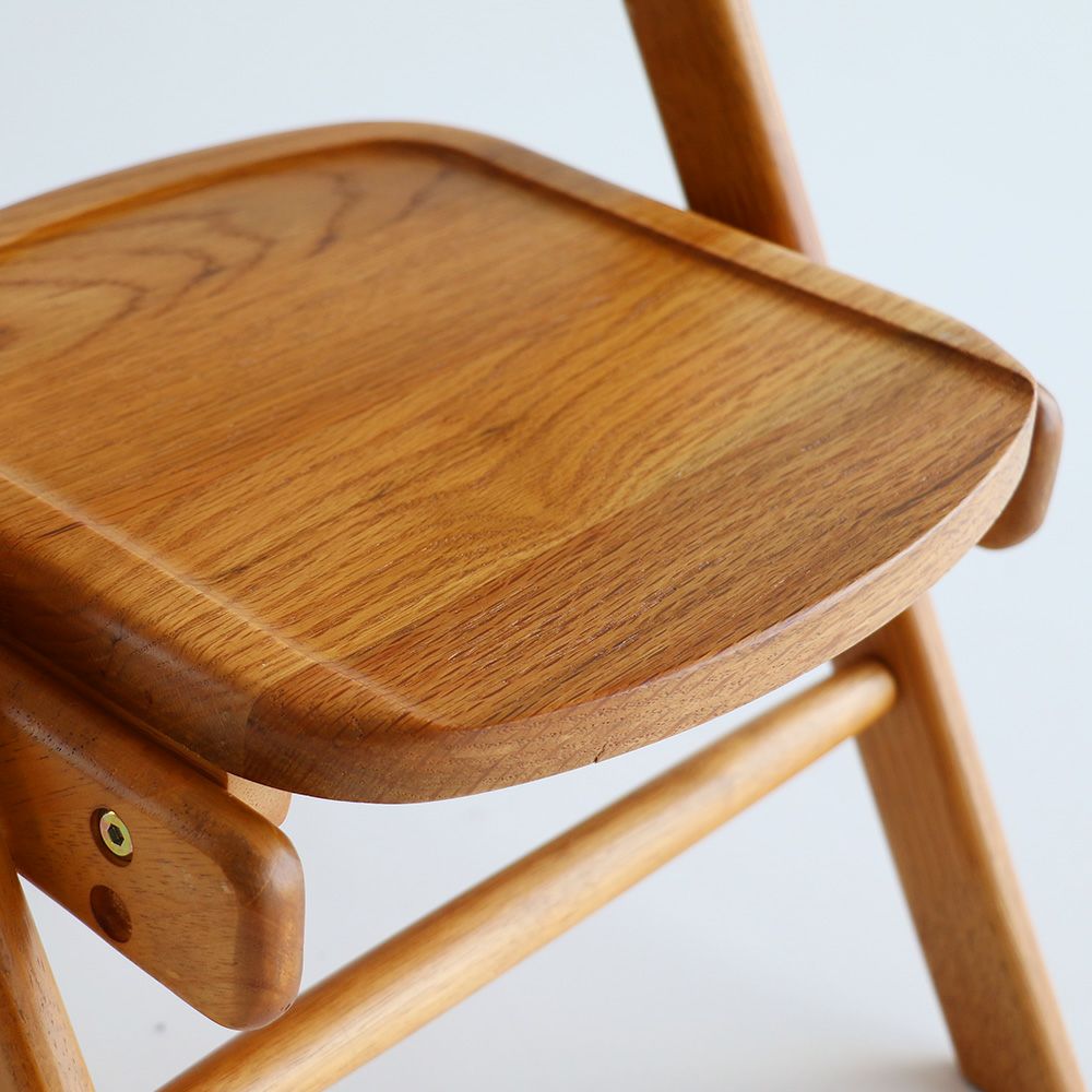 北欧テイストのキッズチェア