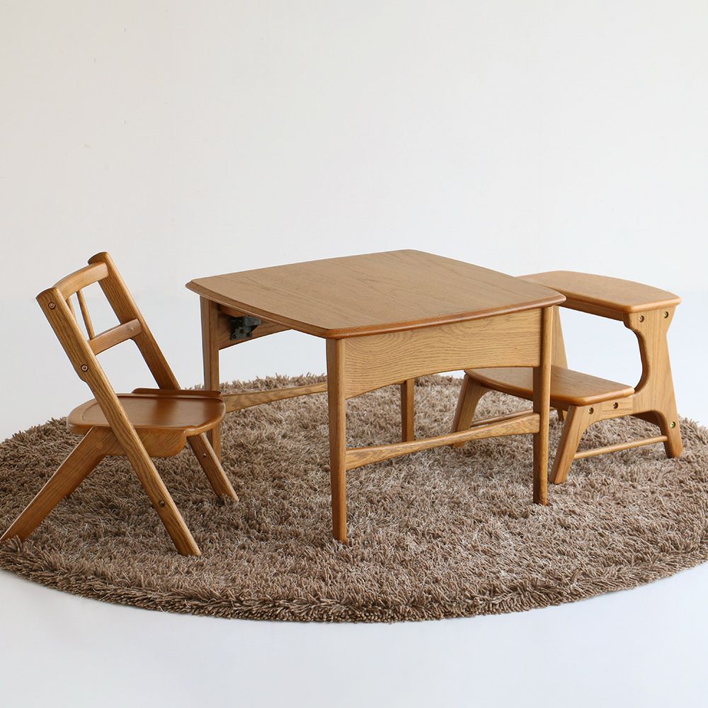 北欧テイストのキッズテーブル