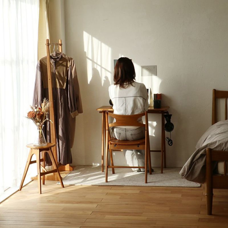 スッキリしたデザインのハンガーラック