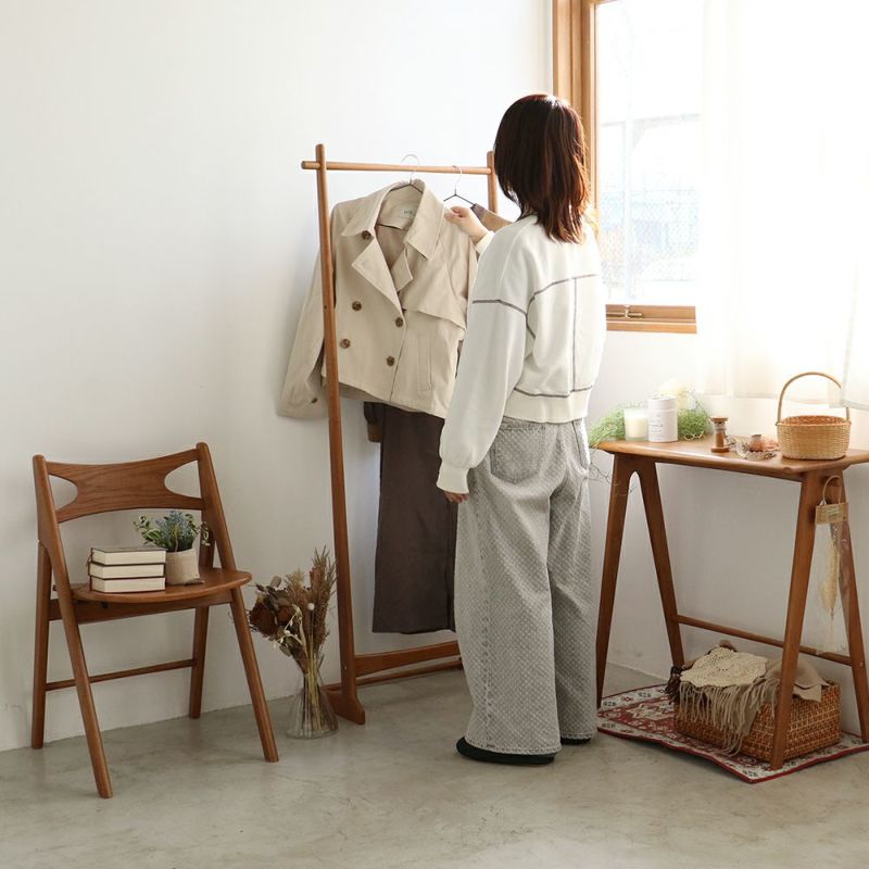 スッキリしたデザインのハンガーラック