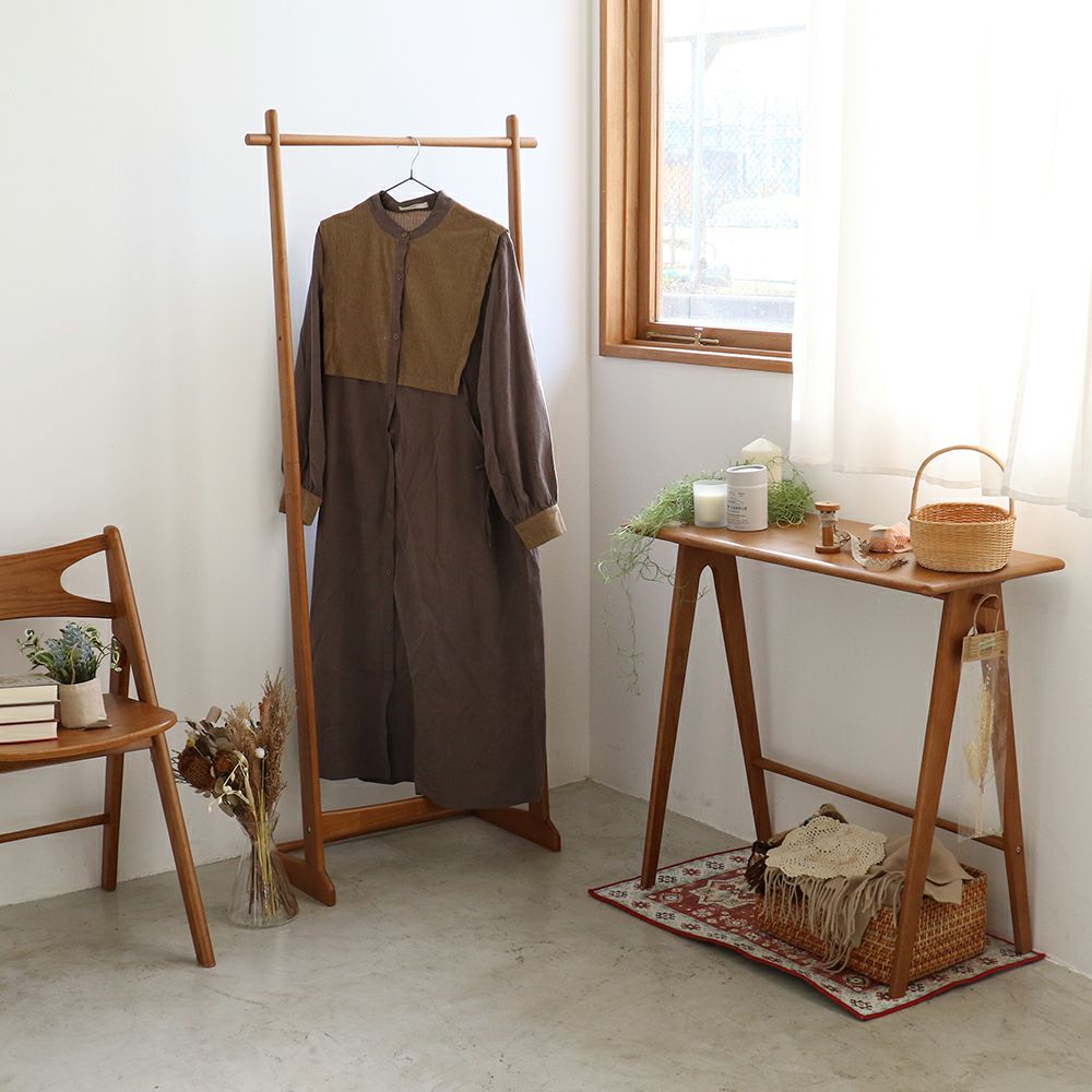 スッキリしたデザインのハンガーラック