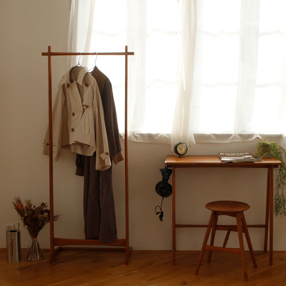 スッキリしたデザインのハンガーラック