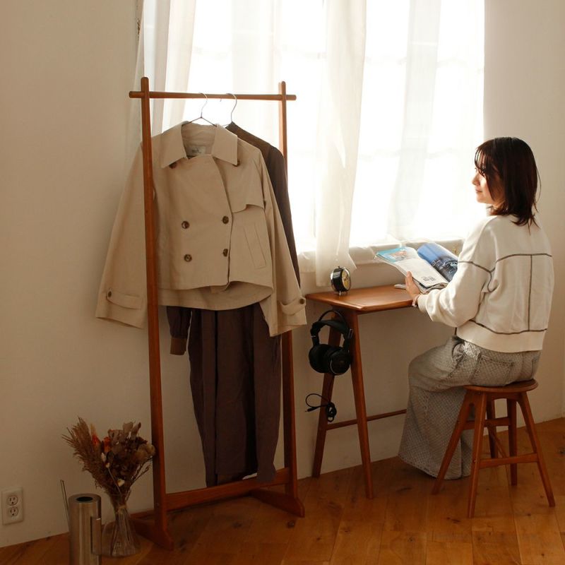 スッキリしたデザインのハンガーラック