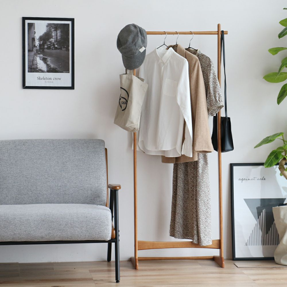 スッキリしたデザインのハンガーラック