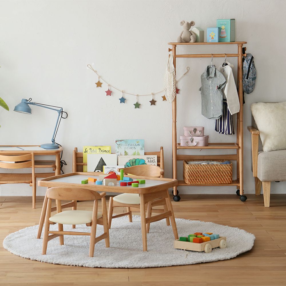 高さ調節ができる北欧テイストのキッズハンガーラック