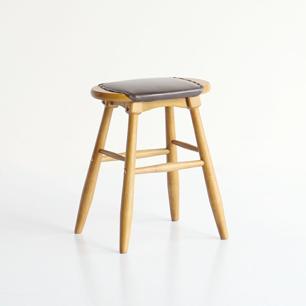 素材の風合いをそのまま楽しめるロースツール