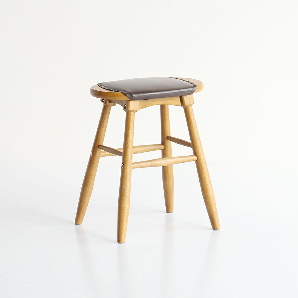 素材の風合いをそのまま楽しめるロースツール