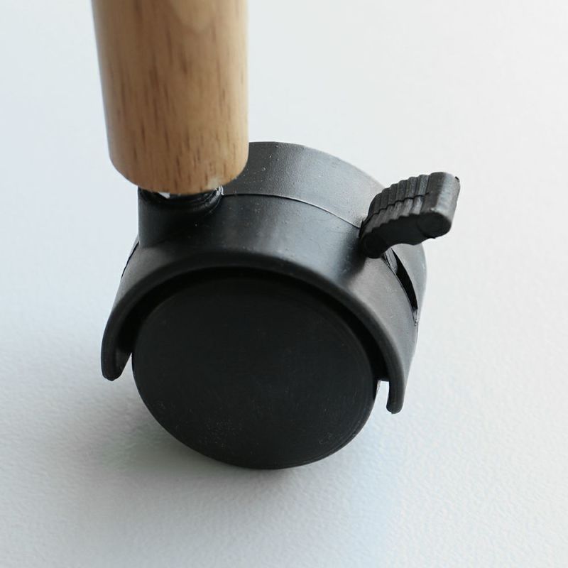 表裏両方に収納できるロータイプの絵本ラック